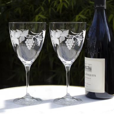 Grapevine - 2 Red Wine glasses - 205mm (Gift Boxed) | Royal Scot Crystal 