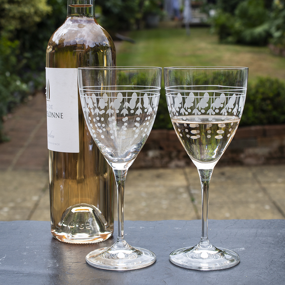 Nouveau - 2 Crystal Wine Glasses, 193mm (Gift Boxed) | Royal Scot Crystal